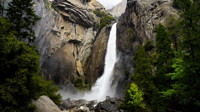 Yosemite Falls Trail - best hikes in california